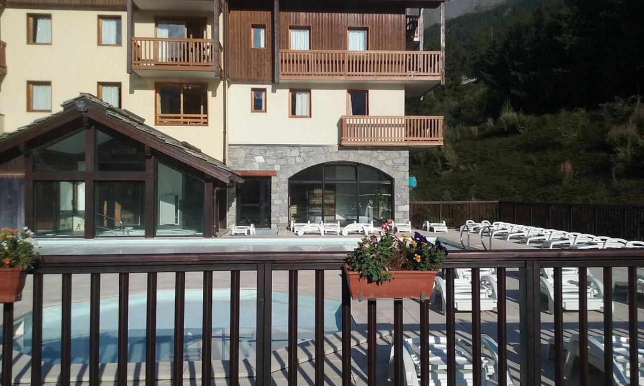 Les Alpages: Alpine Retreat with Pool & Wellness Apartment Lanslebourg-Mont-Cenis Exterior photo