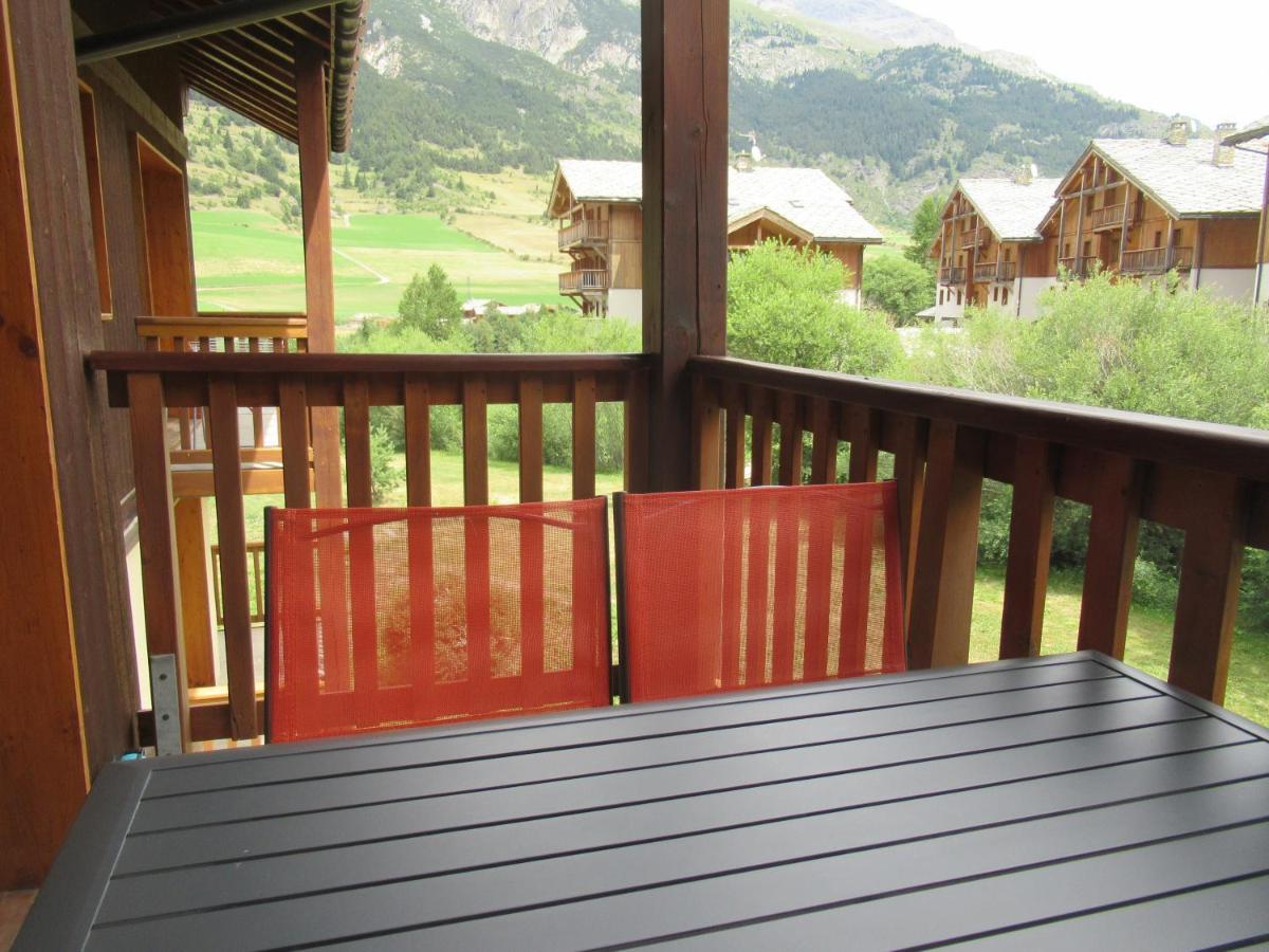 Les Alpages: Alpine Retreat with Pool & Wellness Apartment Lanslebourg-Mont-Cenis Exterior photo