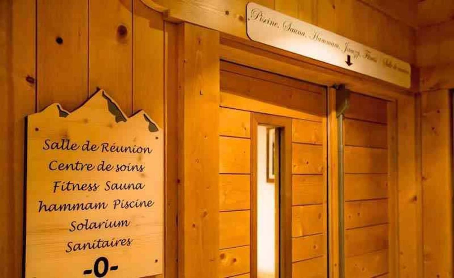 Les Alpages: Alpine Retreat with Pool & Wellness Apartment Lanslebourg-Mont-Cenis Exterior photo